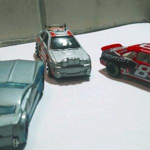 Hot Wheels Circuit CIty Nascar, Escort Rally, More